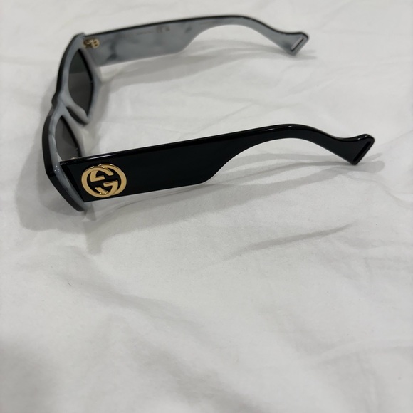 Gucci Fluo Rectangular Sunglasses in Shiny Black & Grey Solid - Picture 5 of 13